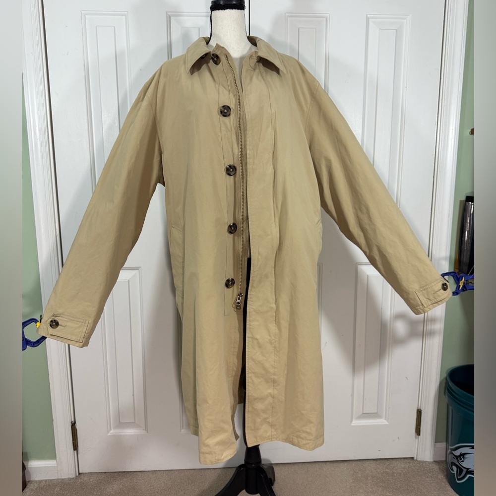 LLBean Classic Trench Vintage Unworn men’s classic khaki overcoat. Large
